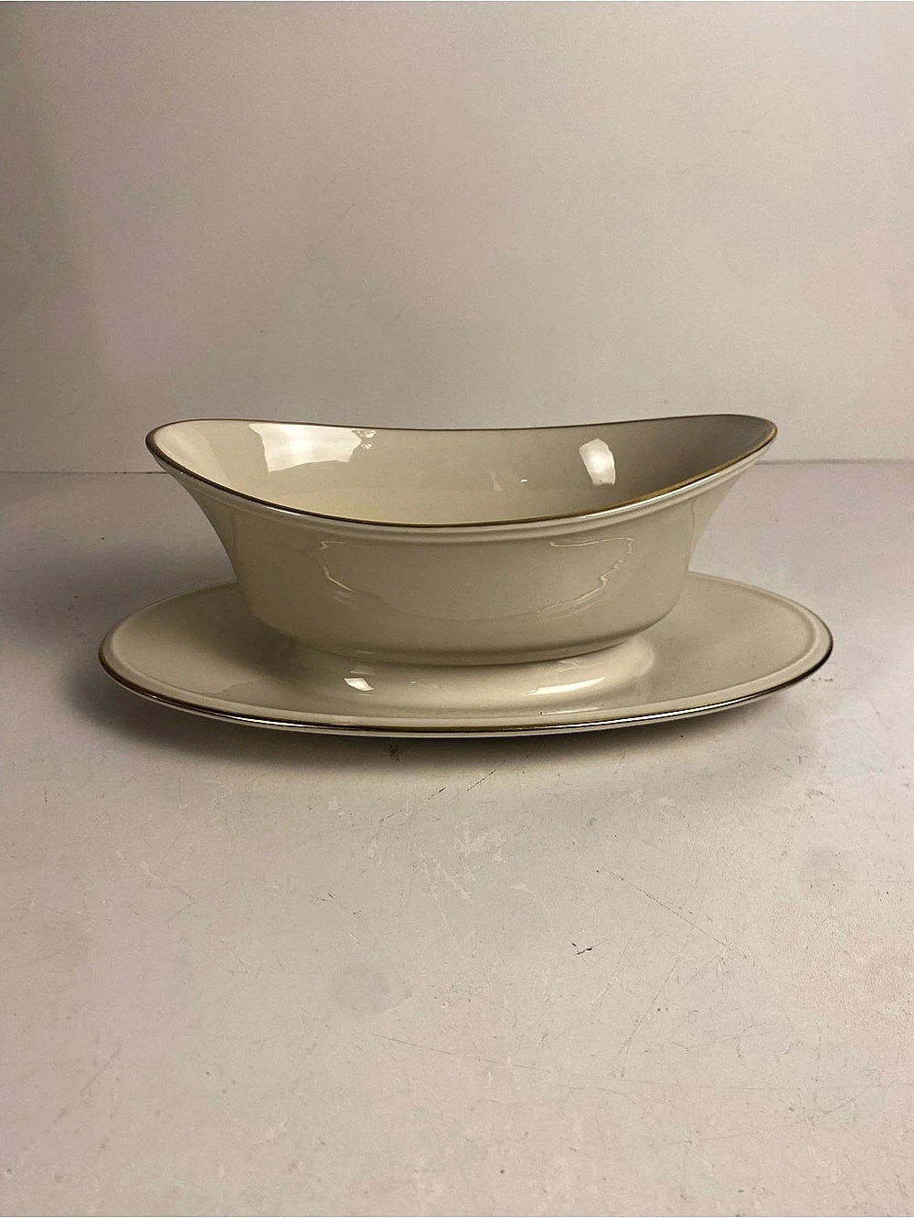 Lenox Eternal Ivory Gold Tone Trim Gravy Boat With Attached Under Plate